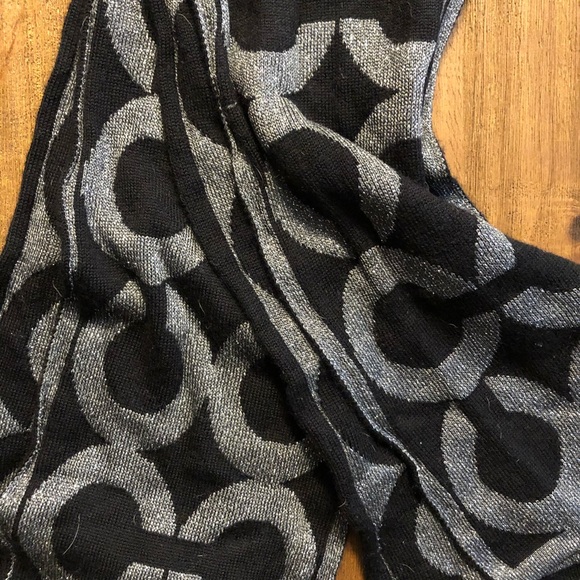 COACH Scarf & Beanie - Picture 2 of 5